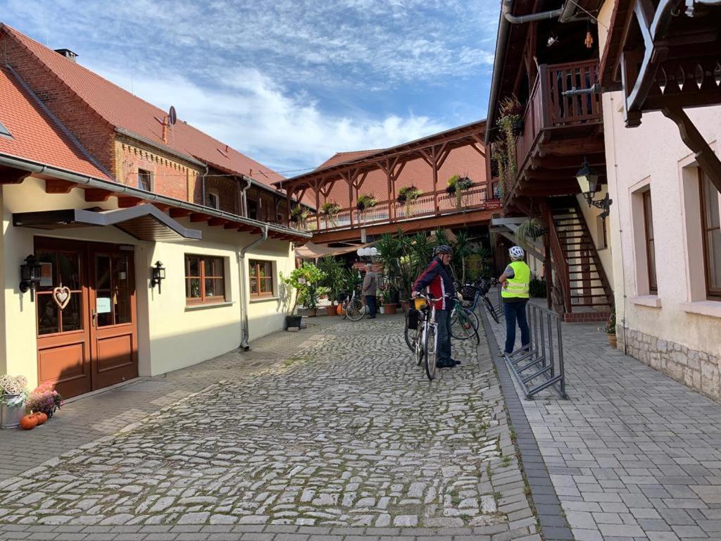 Hotel Garni Zum Rebstock Naumburg  Esterno foto