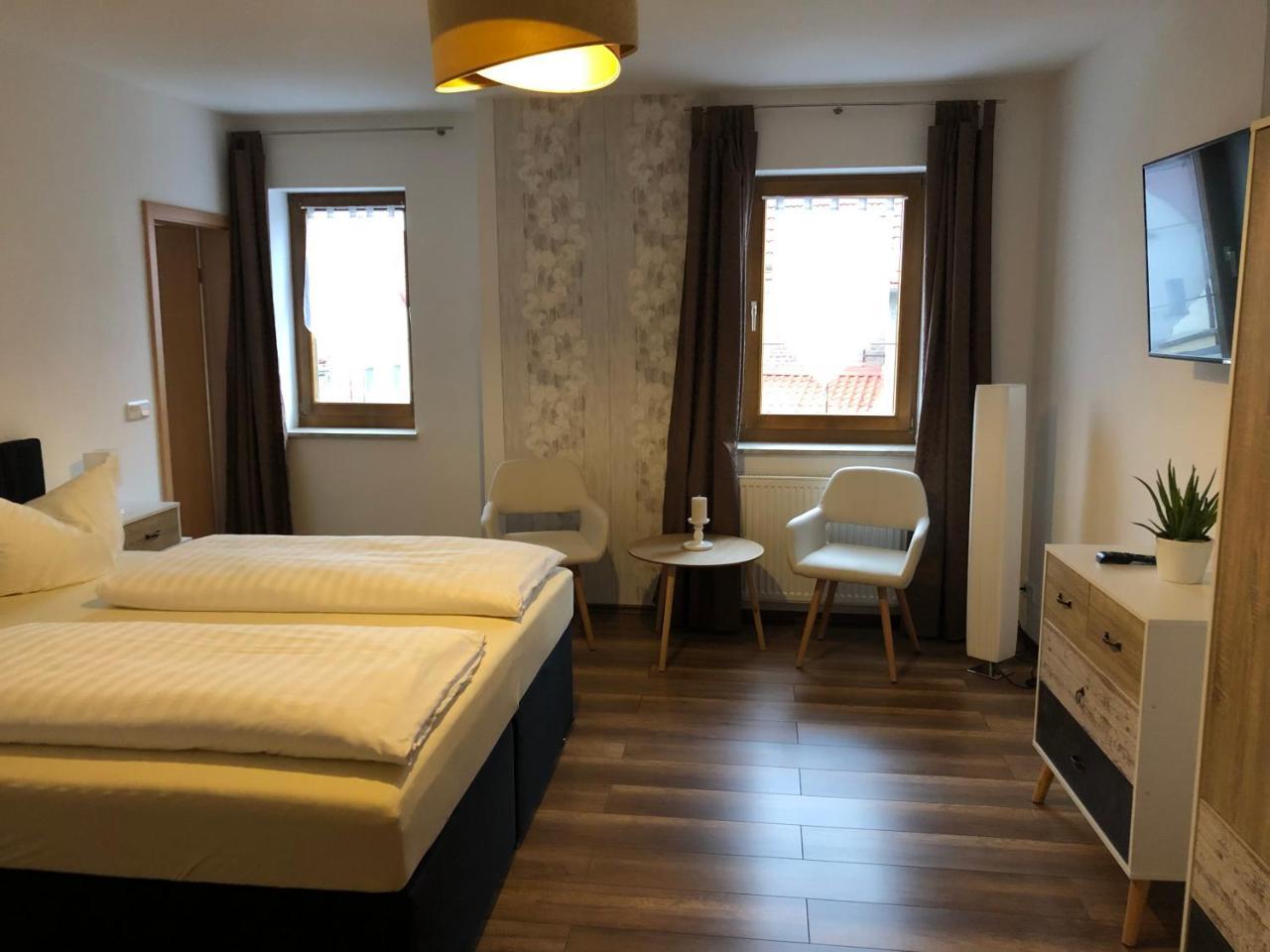 Hotel Garni Zum Rebstock Naumburg  Esterno foto
