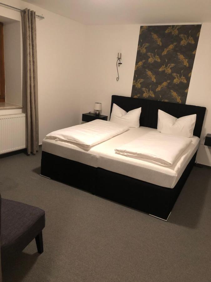 Hotel Garni Zum Rebstock Naumburg  Esterno foto